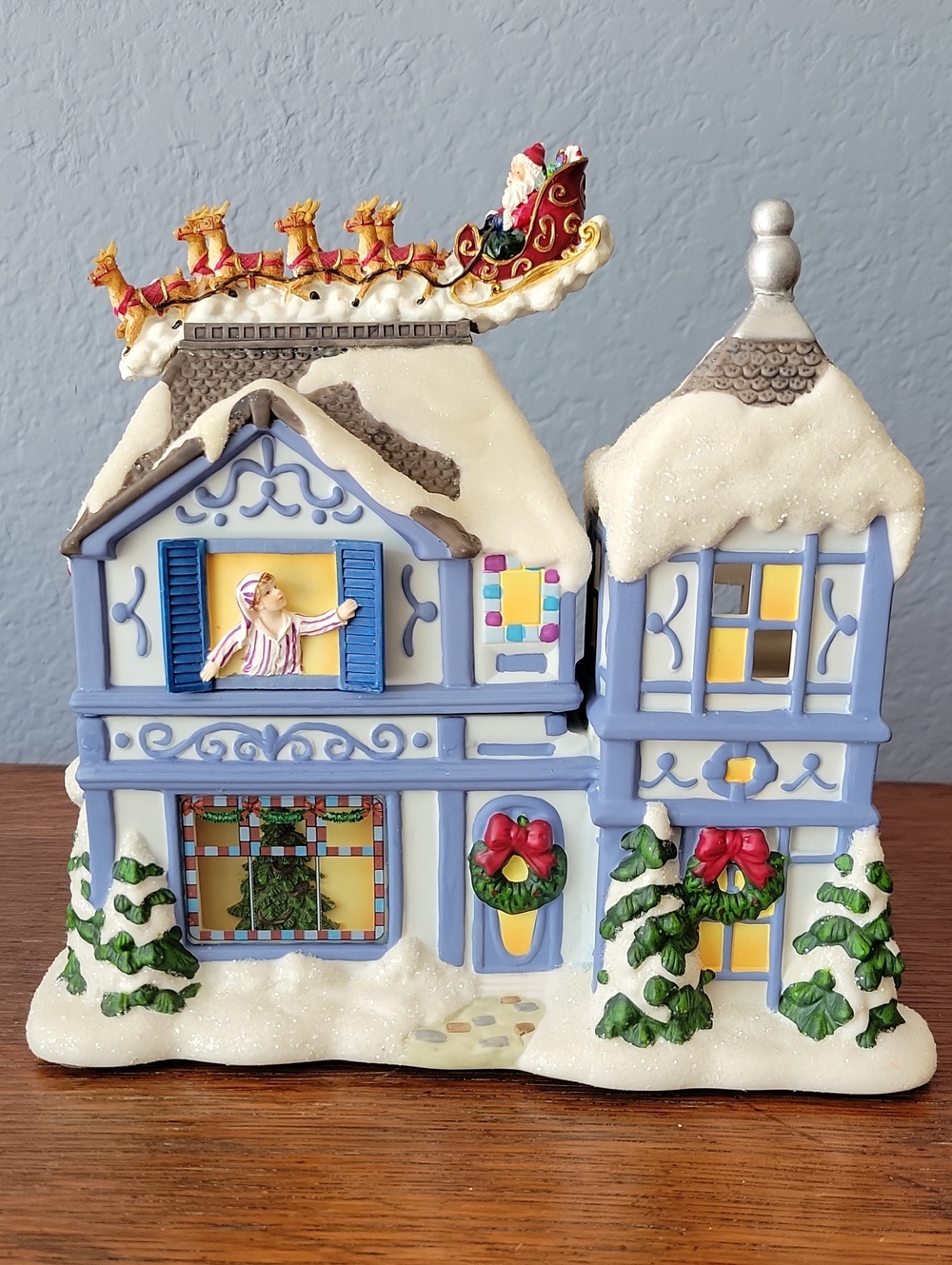 PARTYLITE P8651 "The Night Before Christmas" Musical Tealight House
